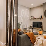 Nejam - 2 Bedrooms And Terrace In Lapa Lisbon